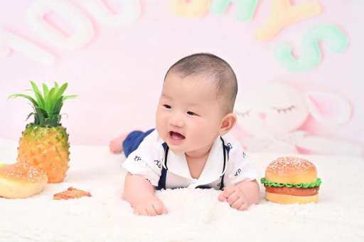 长垣宝宝在妈妈肚子里